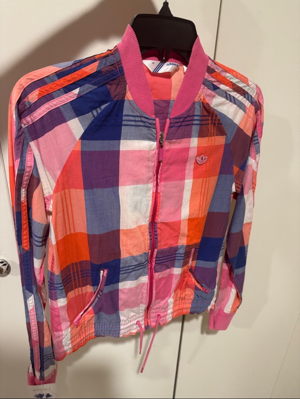 adidas Vintage women’s Pink Plaid Zip Bomber Jacket. Sourced in Spain